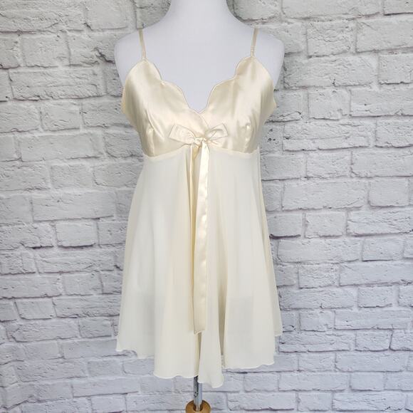 Victoria's Secret Sheer and Satin Cream Chemise Lingerie Sz Small - Picture 1 of 12